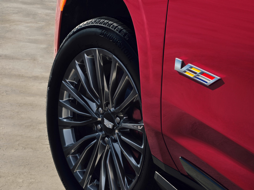 Cadillac Escalade-V 2023 ra mắt, quyết đấu BMW M và Mercedes-AMG