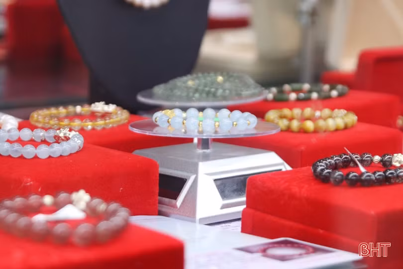 Đa dạng đồ phong thuỷ dịp cuối năm