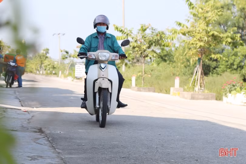 Bước chân không mỏi của người bưu tá ở Hà Tĩnh