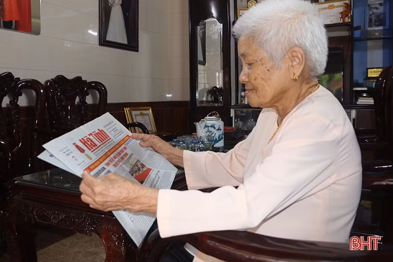 Tự hào gia đình có 3 đảng viên nhận Huy hiệu 75 năm và 40 năm tuổi Đảng