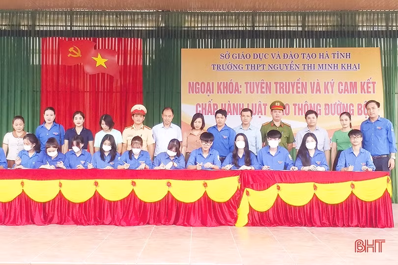 Hàng ngàn học sinh ở TX Hồng Lĩnh, Đức Thọ được trang bị kiến thức về an toàn giao thông