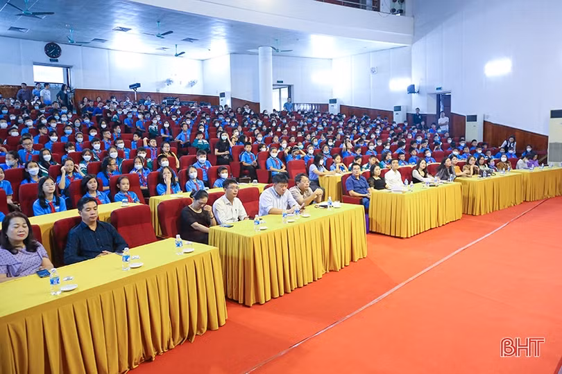 Cùng học sinh TP Hà Tĩnh đọc sách để dệt ước mơ