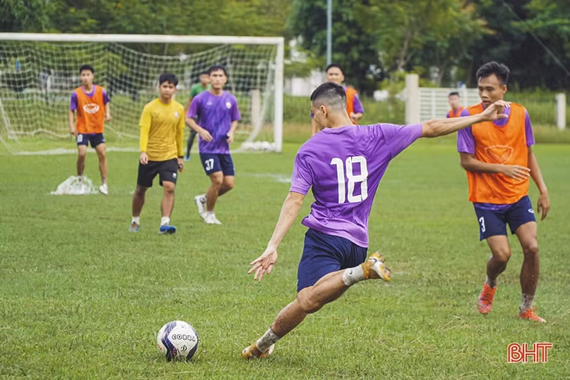 Hồng Lĩnh Hà Tĩnh cần bao nhiêu điểm để trụ hạng?