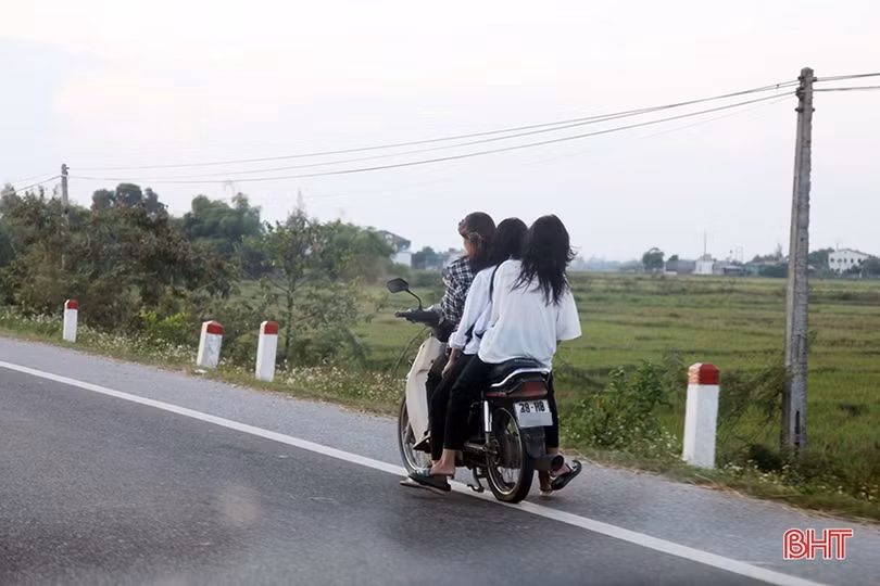 Nâng cao ý thức chấp hành pháp luật về ATGT cho học sinh Hà Tĩnh