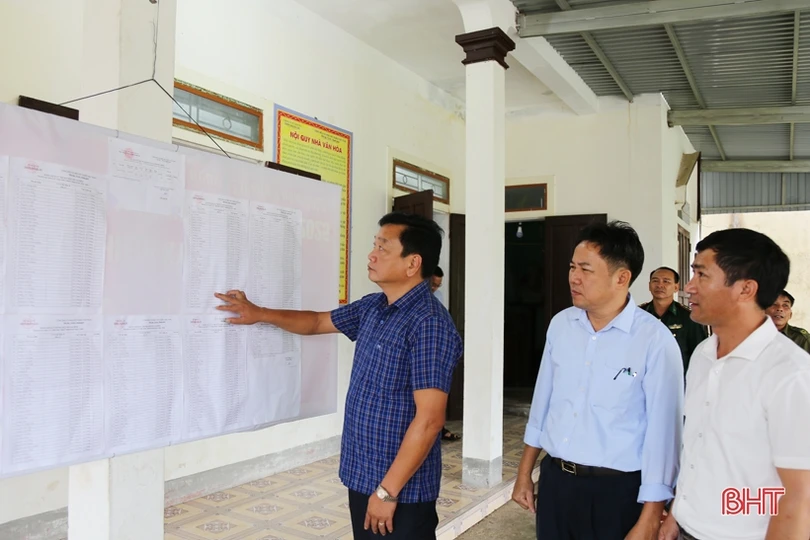 Người dân Kỳ Anh nô nức đi bầu cử trưởng thôn