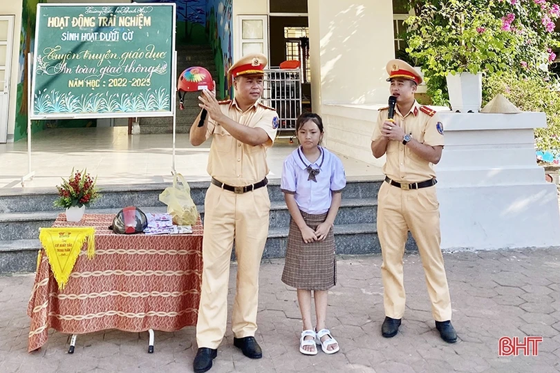 Nâng cao ý thức chấp hành pháp luật về ATGT cho học sinh Hà Tĩnh