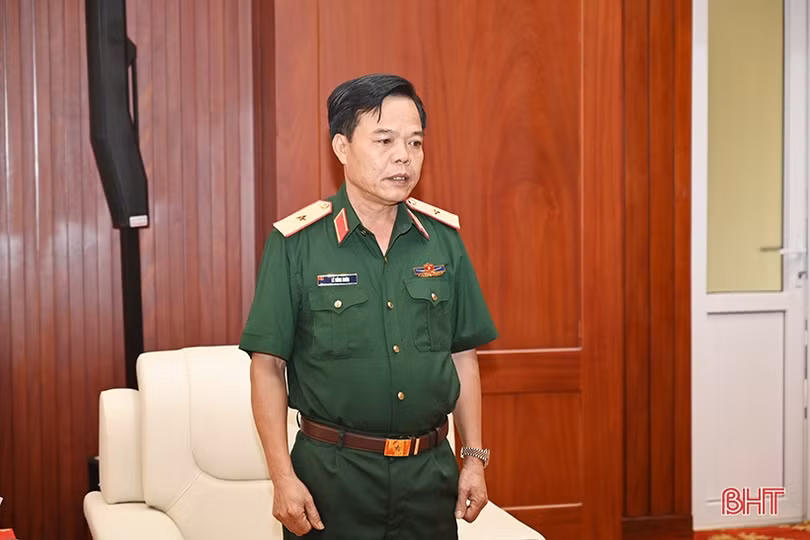 Thăng quân hàm Thiếu tướng cho Phó Tư lệnh Quân khu 4 Lê Hồng Nhân