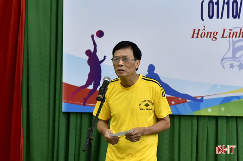 6 đội tranh tài Giải Bóng chuyền hơi người cao tuổi ở TX Hồng Lĩnh