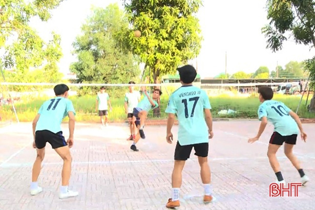 Sôi nổi tuần văn hóa Việt - Lào tại Trường Cao đẳng Y tế Hà Tĩnh