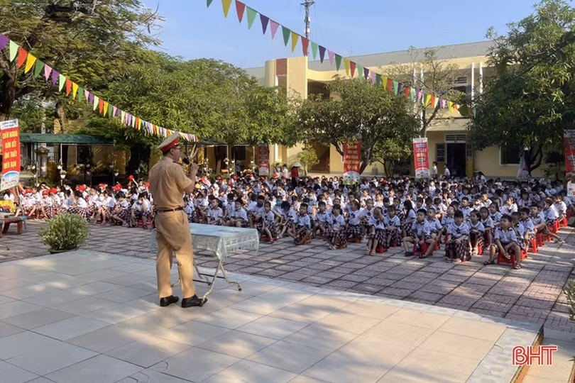 Nâng cao ý thức chấp hành pháp luật về ATGT cho học sinh Hà Tĩnh