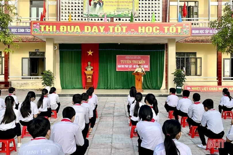 Hàng ngàn học sinh ở TX Hồng Lĩnh, Đức Thọ được trang bị kiến thức về an toàn giao thông