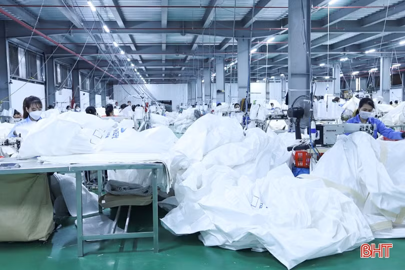 Dân chủ cơ sở tại cơ quan, doanh nghiệp Hà Tĩnh: Thẳng thắn đối thoại, tháo gỡ vướng mắc, thúc đẩy phát triển!