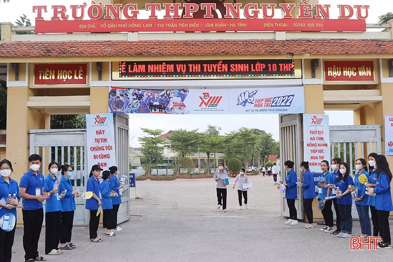 Một lớp có 37 em đậu đại học tại ngôi trường mang tên Đại thi hào Nguyễn Du