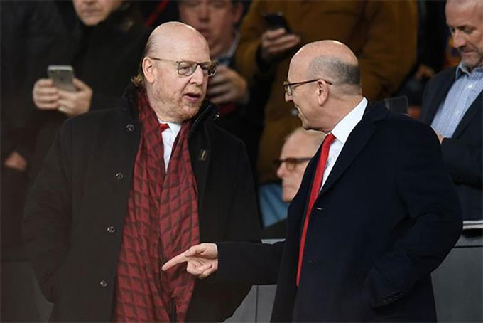Ông chủ Chelsea chấm dứt kỷ nguyên “người Mỹ trầm lặng” ở Premier League