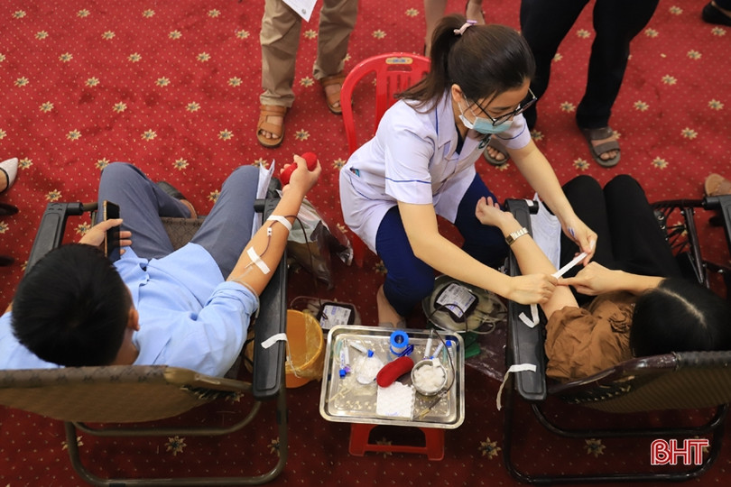 Hương Sơn tiếp nhận 360 đơn vị máu từ các tình nguyện viên