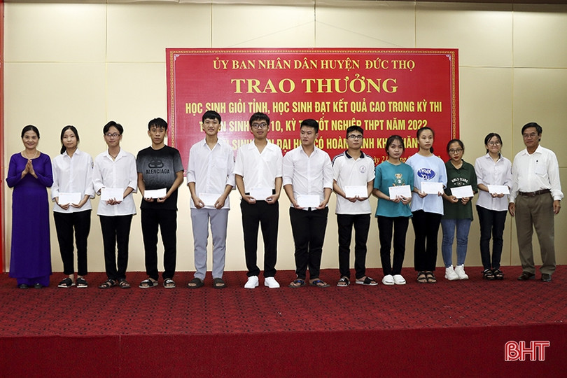 Đức Thọ tuyên dương học sinh giỏi các cấp