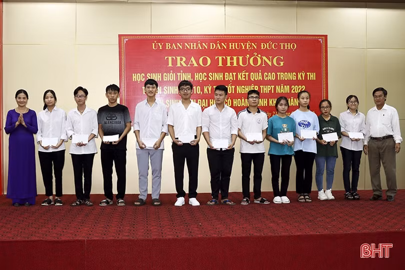 Đức Thọ tuyên dương học sinh giỏi các cấp