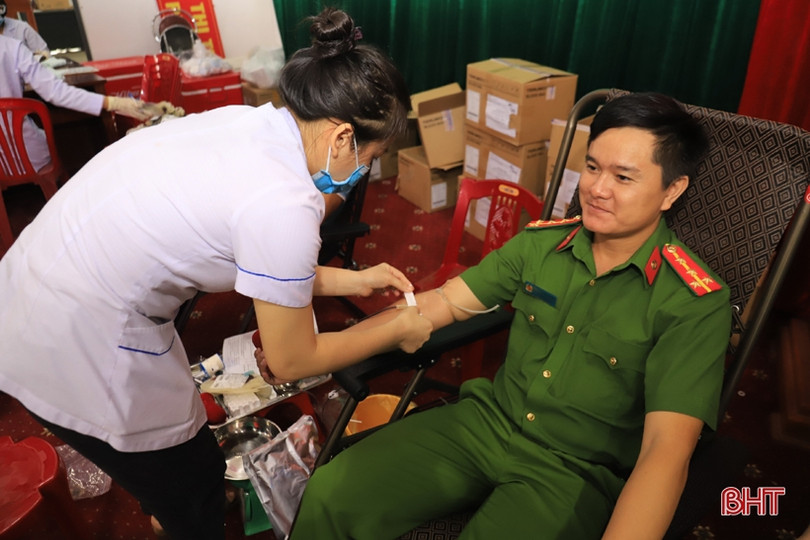 Hương Sơn tiếp nhận 360 đơn vị máu từ các tình nguyện viên