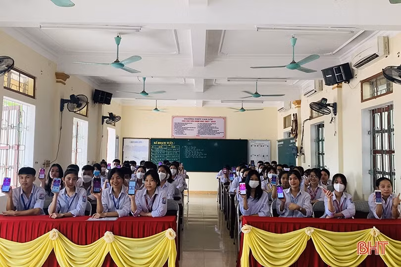 Học sinh Hà Tĩnh hào hứng tham gia cuộc thi học và làm theo Bác