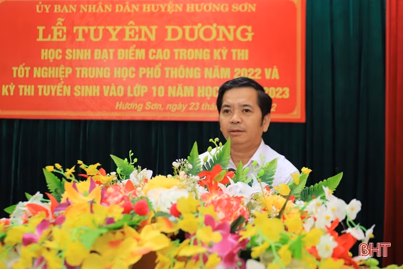 87 học sinh Hương Sơn được khen thưởng vì có thành tích cao trong các kỳ thi