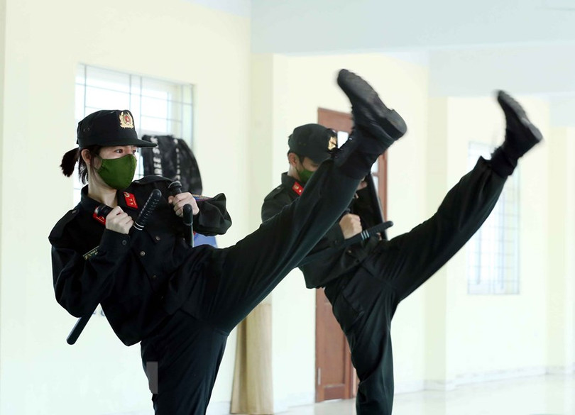 Nữ cảnh sát quê Hà Tĩnh tham gia lực lượng trấn áp tội phạm của Thủ đô