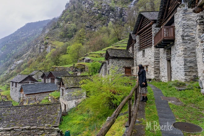 Lạc bước vào “ngôi làng đá” đẹp như tranh vẽ ở Thụy Sĩ