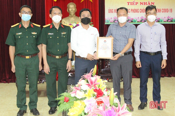 Các doanh nghiệp Hà Tĩnh hỗ trợ vật tư y tế phòng, chống dịch COVID-19