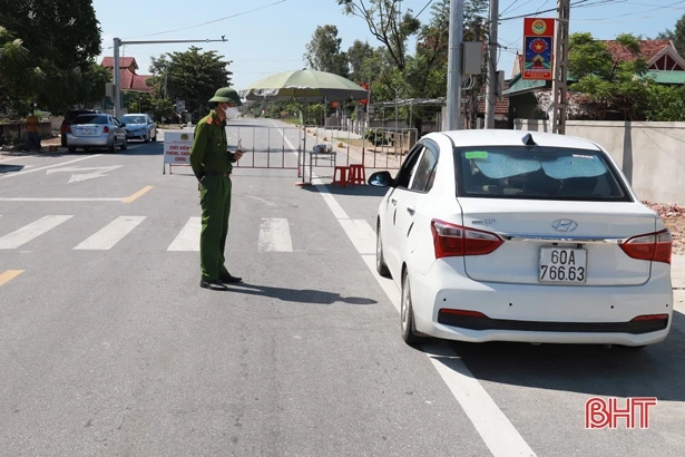 Các địa phương ở Hà Tĩnh siết chặt quản lý người, phương tiện qua lại địa bàn