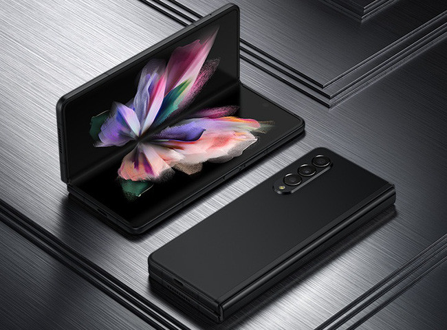 Giá cao, người dùng Việt vẫn chuộng Galaxy Z Fold3 5G