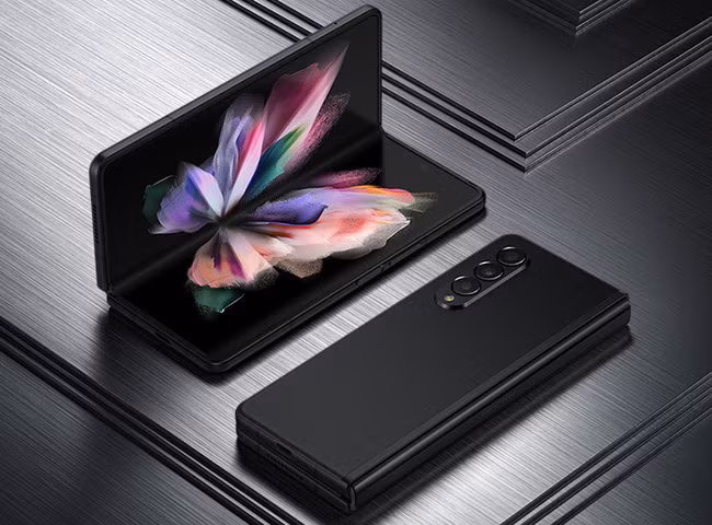 Giá cao, người dùng Việt vẫn chuộng Galaxy Z Fold3 5G