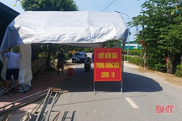 Các địa phương ở Hà Tĩnh siết chặt quản lý người, phương tiện qua lại địa bàn