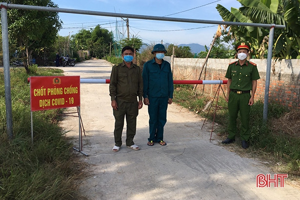 Lập 5 chốt phong tỏa thôn Vân Cửu - xã Khánh Vĩnh Yên