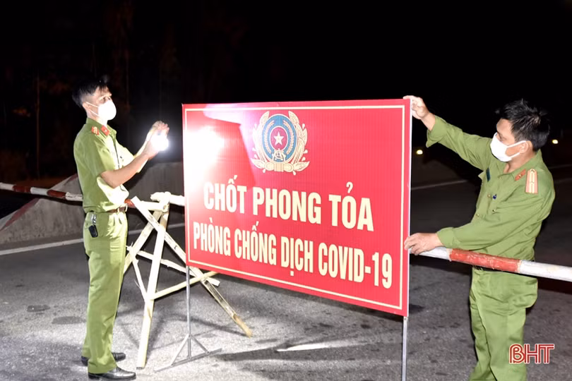 Lập 10 chốt kiểm soát vùng cách ly y tế toàn bộ thị xã Hồng Lĩnh