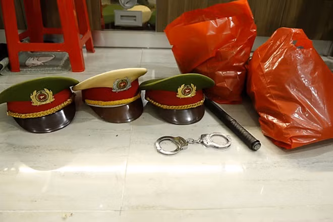 Thiếu tá công an “dỏm” tụ tập ăn nhậu giữa đại dịch đã lừa đảo 24 tỷ đồng