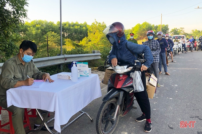 Sau khi lập các chốt kiểm soát, người dân ra/vào TP Hà Tĩnh cần điều kiện gì?