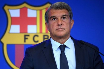 Khoản nợ của Barcelona tăng chóng mặt, Laporta cân nhắc kiện Bartomeu