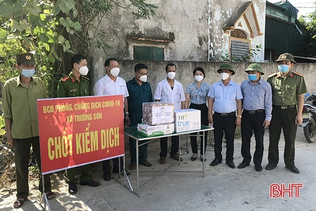 Các địa phương ở Hà Tĩnh siết chặt quản lý người, phương tiện qua lại địa bàn