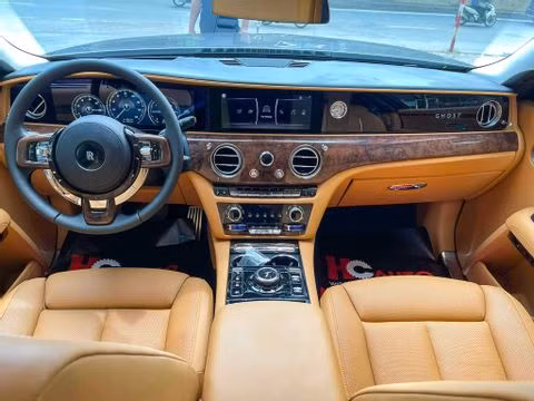 Ảnh chi tiết Rolls-Royce Ghost EWB 2021 đầu tiên về Việt Nam