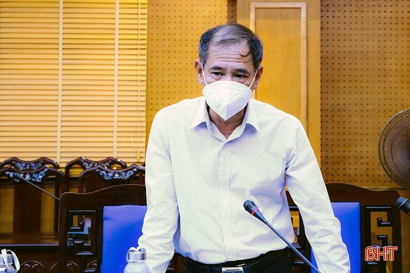 Tập trung lấy mẫu xét nghiệm COVID-19 toàn bộ người dân Tùng Lộc