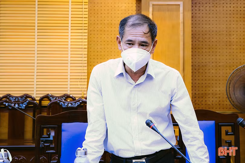 Tập trung lấy mẫu xét nghiệm COVID-19 toàn bộ người dân Tùng Lộc