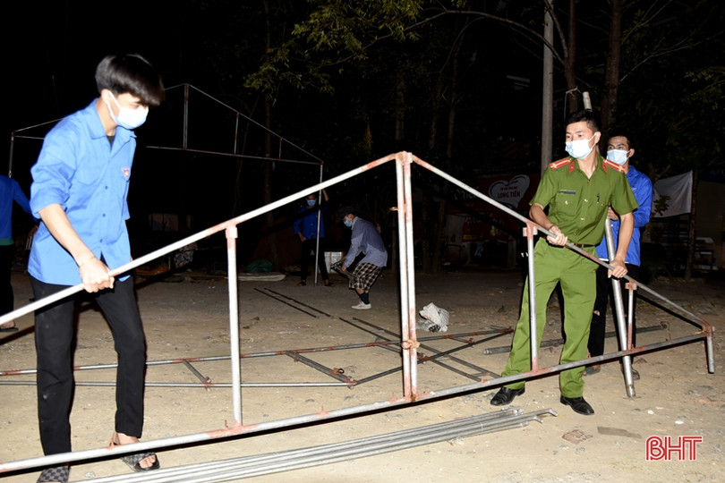 Lập 10 chốt kiểm soát vùng cách ly y tế toàn bộ thị xã Hồng Lĩnh