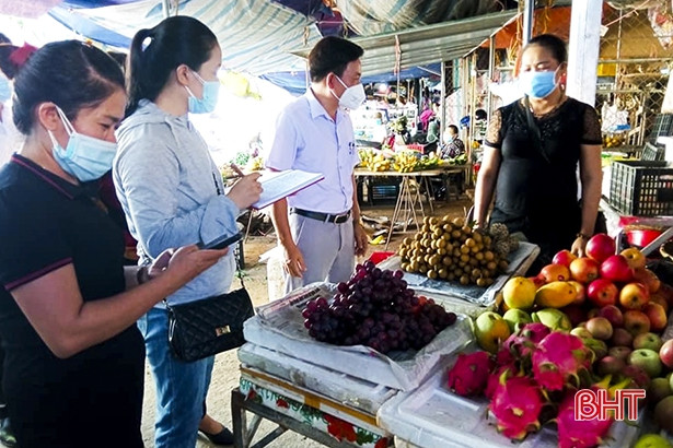 Đức Thọ: 56 người từng đến chợ đầu mối Vinh âm tính lần 1 với virus SARS-CoV-2