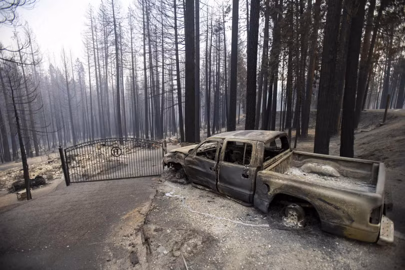 Thị trấn ở Mỹ tan hoang vì cháy rừng