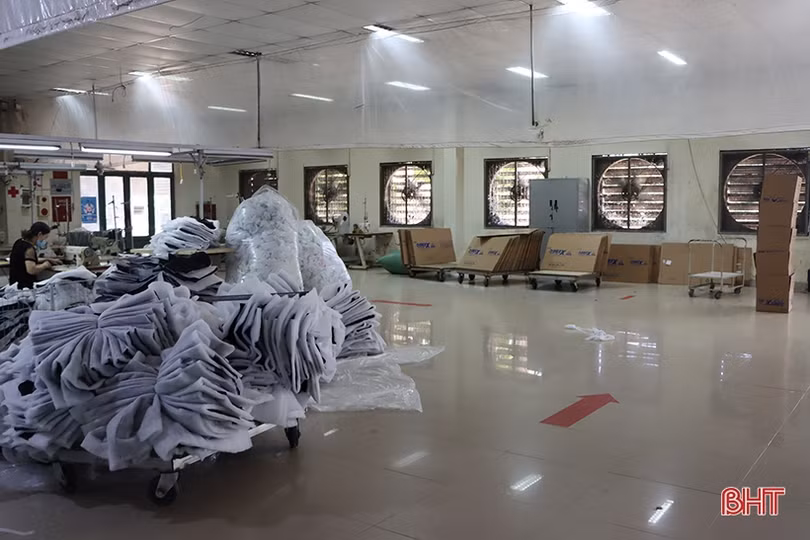 Doanh nghiệp may mặc tại Hà Tĩnh “chớp thời cơ” giữa đại dịch COVID-19