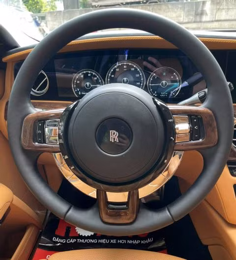 Ảnh chi tiết Rolls-Royce Ghost EWB 2021 đầu tiên về Việt Nam