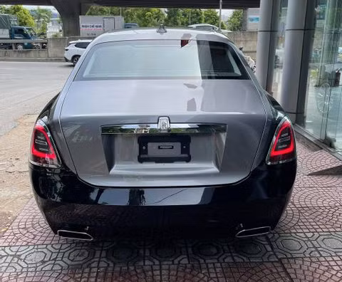 Ảnh chi tiết Rolls-Royce Ghost EWB 2021 đầu tiên về Việt Nam