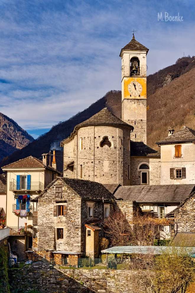 Lạc bước vào “ngôi làng đá” đẹp như tranh vẽ ở Thụy Sĩ