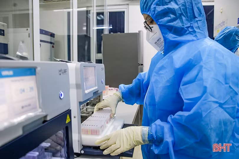 CDC Hà Tĩnh nối dài những “đêm trắng” tìm COVID-19