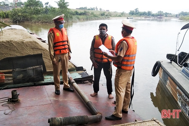 Tăng cường tuyên truyền phòng, chống dịch trên các tuyến đường thủy