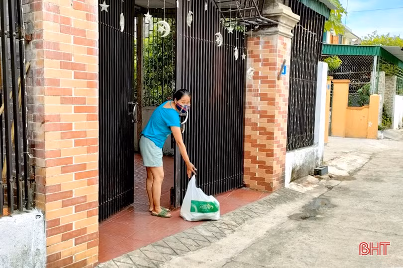 6 đội “Đi chợ giúp dân” vùng cách ly y tế thị xã Hồng Lĩnh